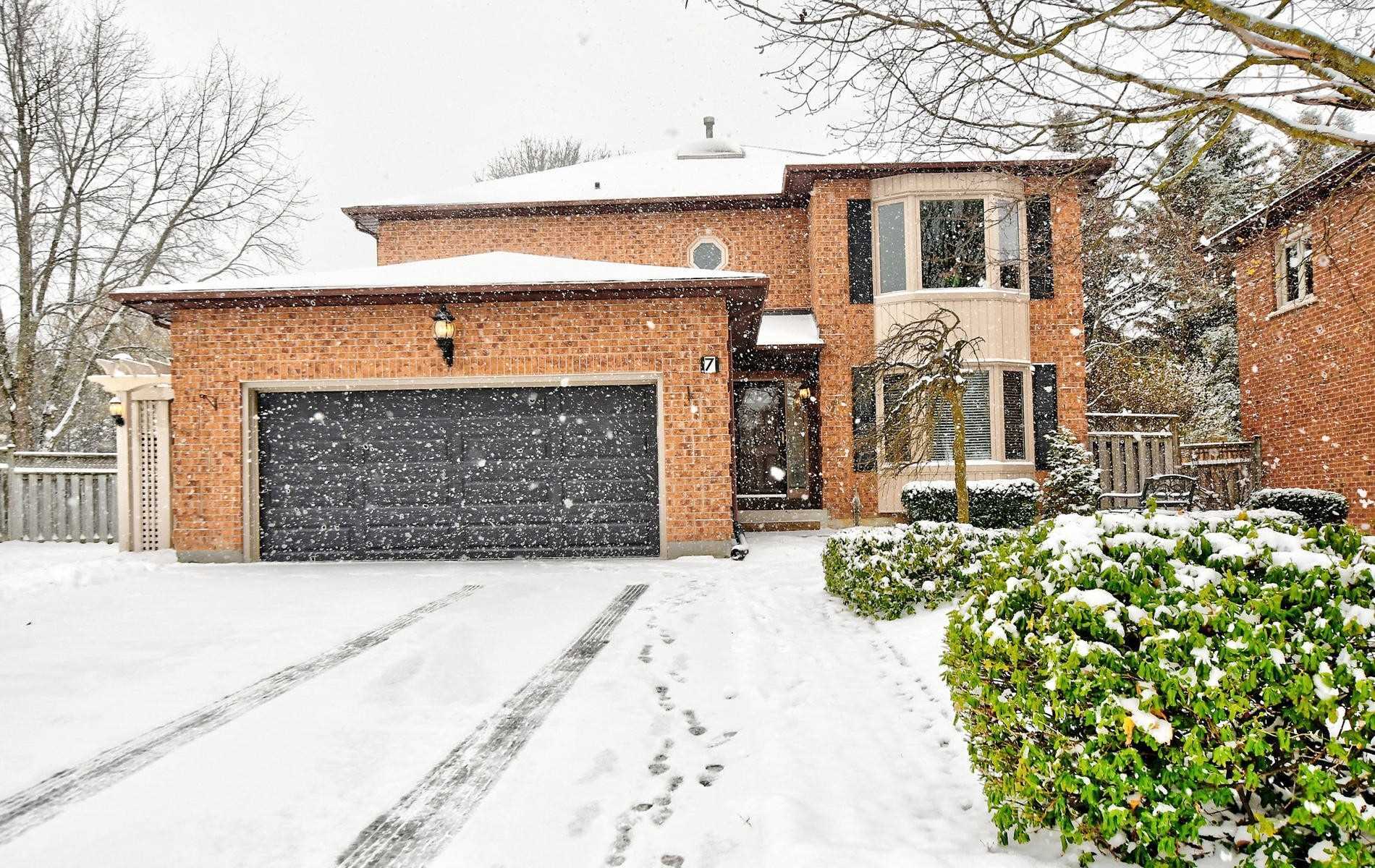 7 Pinehurst Ct  