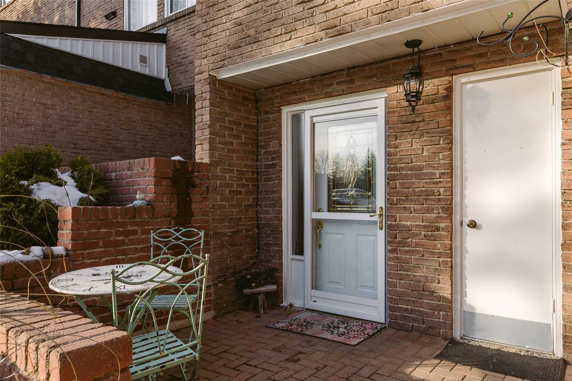 72 Poplar Cres  