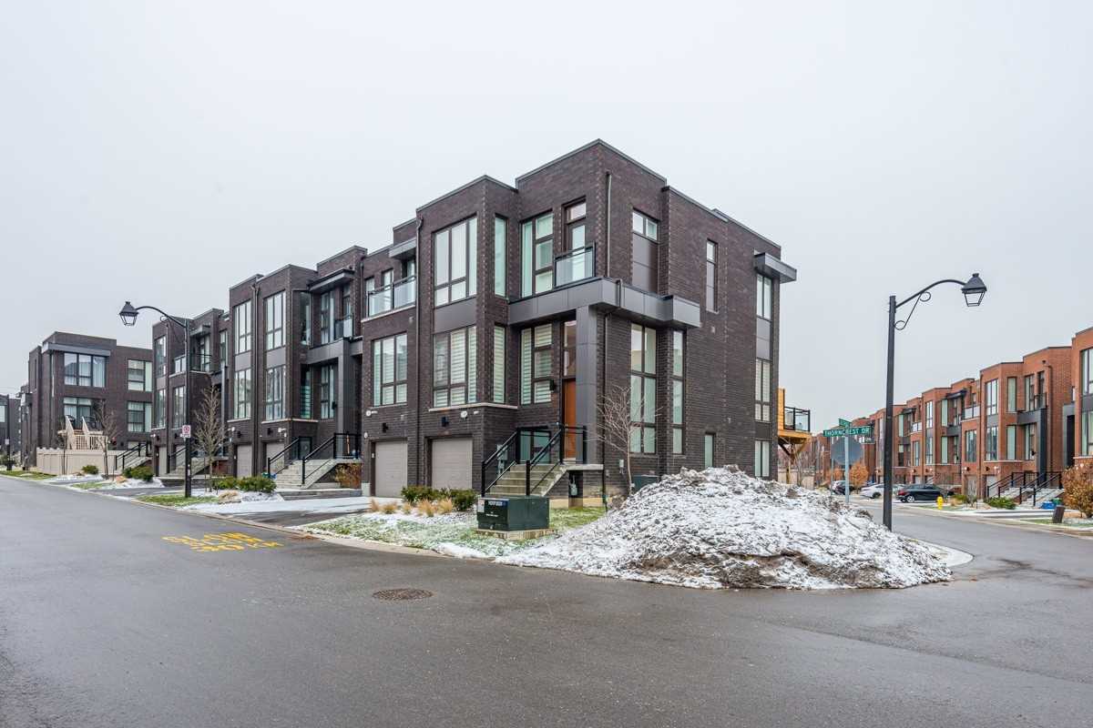 34 Thorncrest Dr  