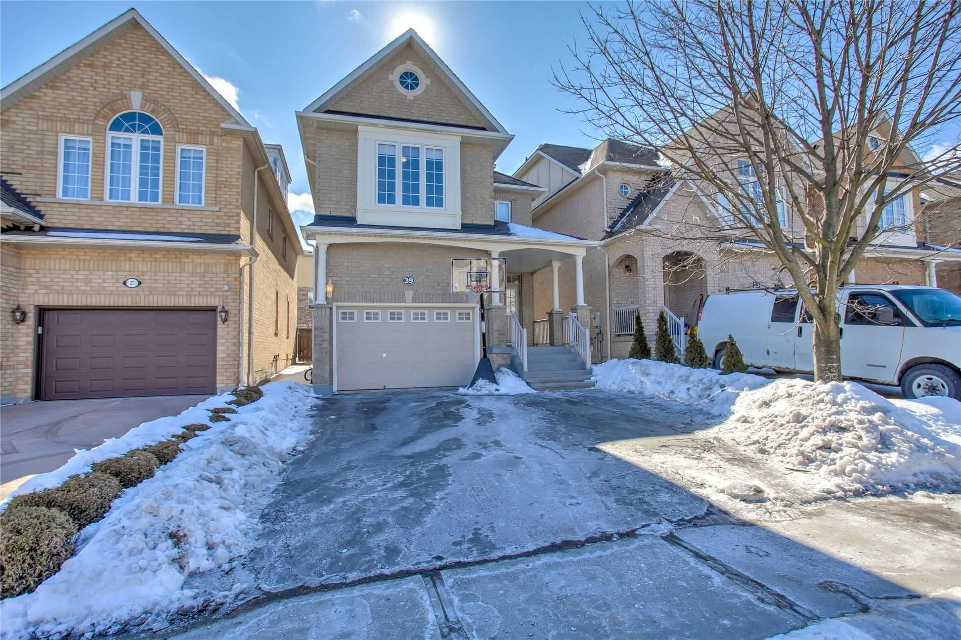 29 Bentwood Cres  