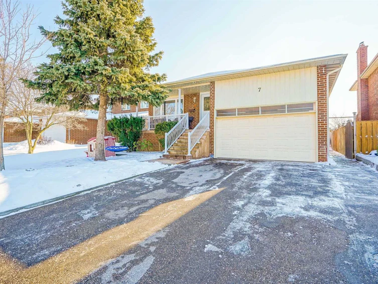 7 Point O'woods Drive, Vaughan, ON, L4K 2E1