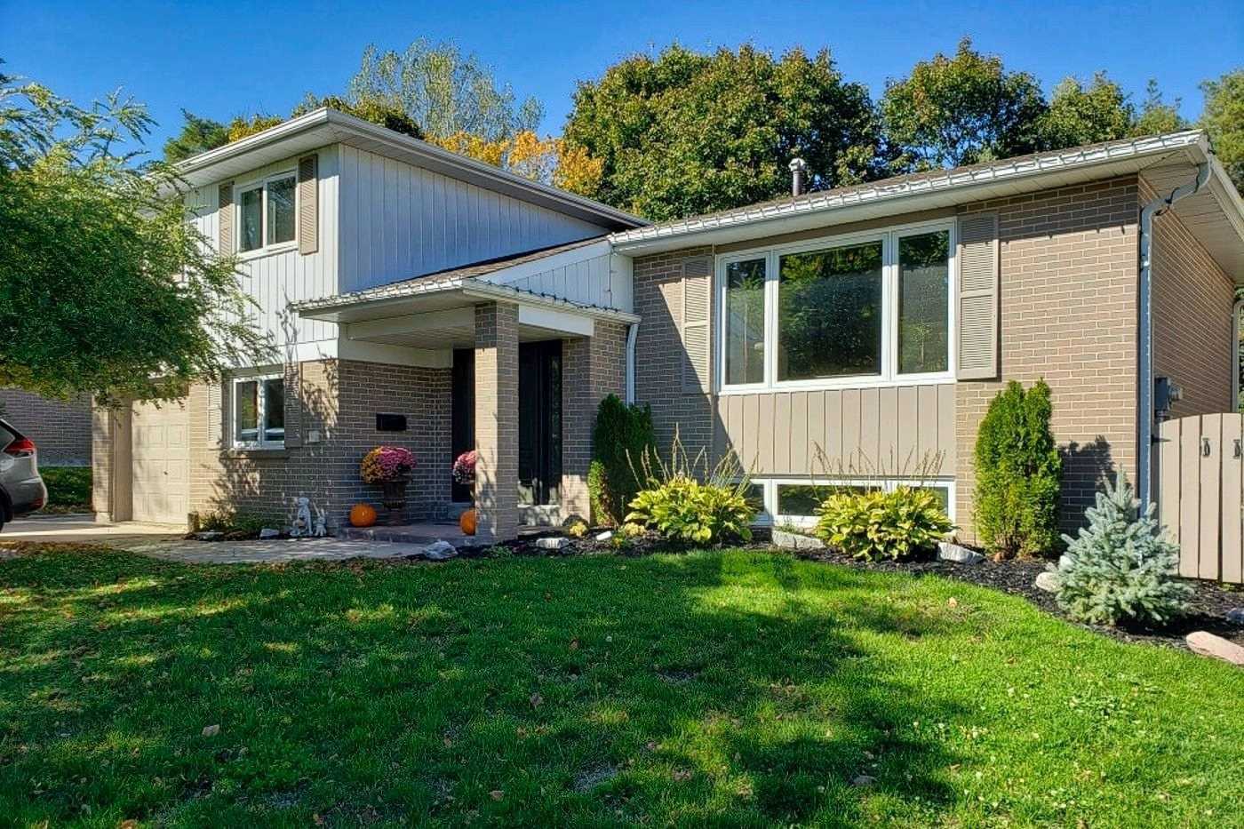 42 Hill Drive, Aurora, ON, L4G 3A6