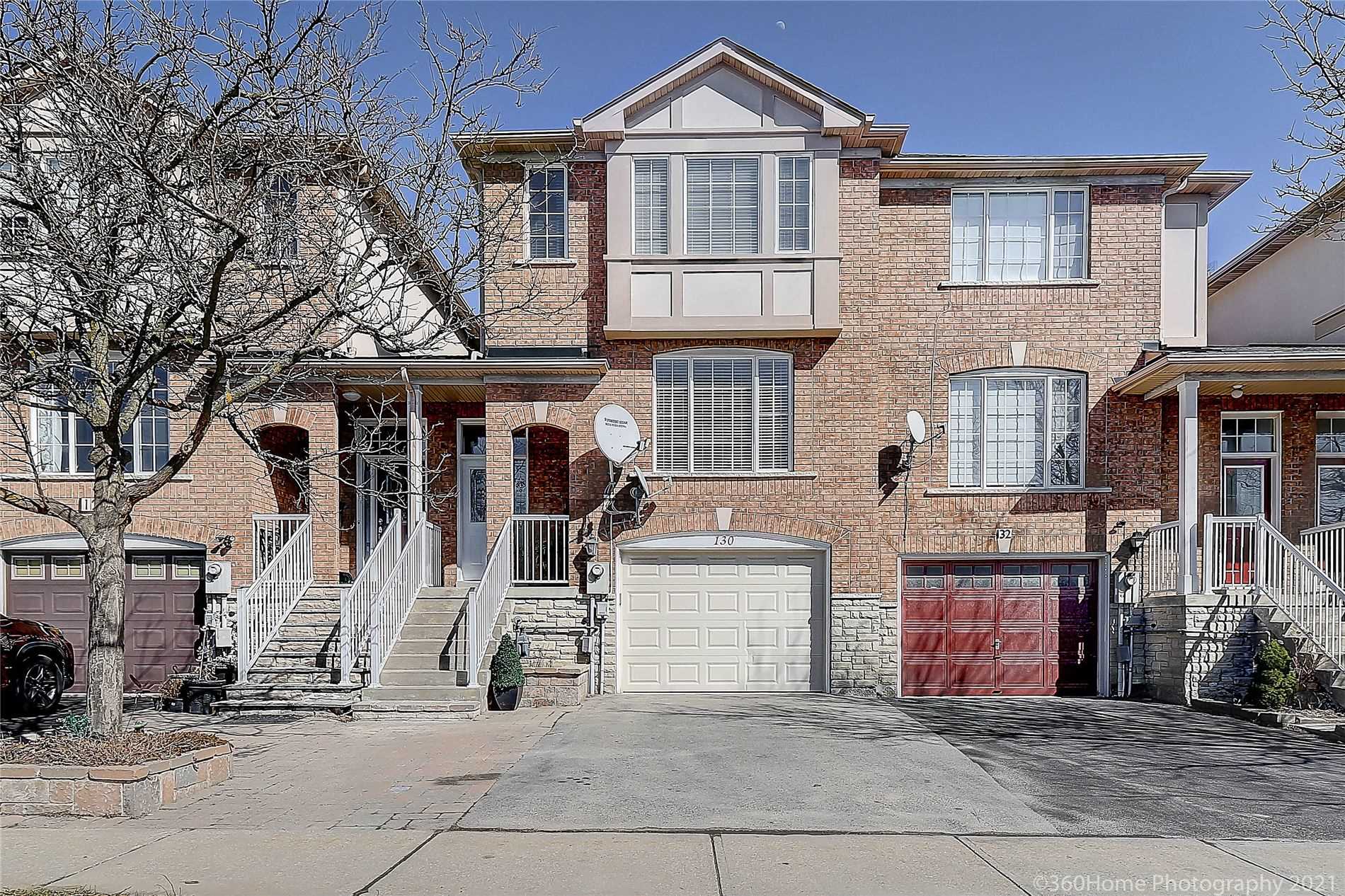 130 Foxfield Cres  