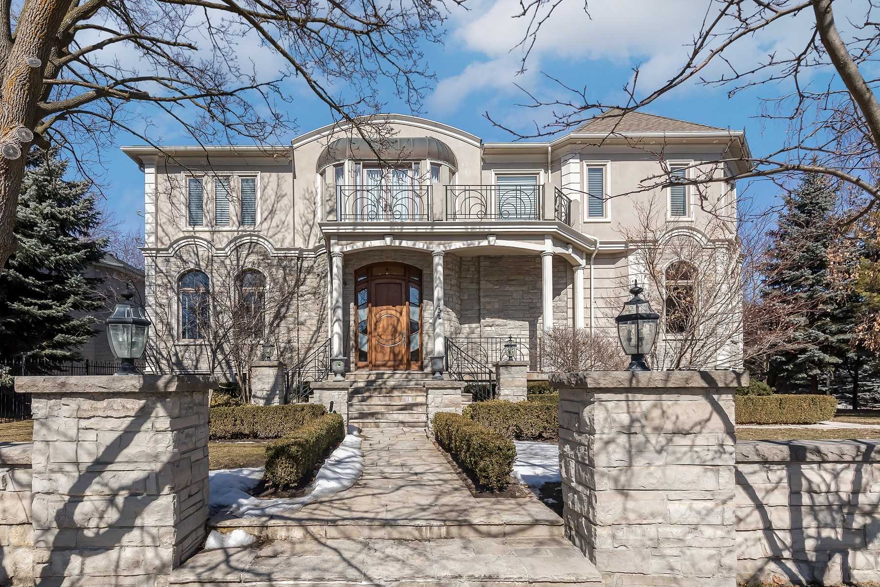 152 Arnold Ave  