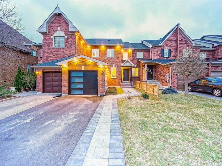 239 Stone Road, Aurora, ON, L4G 6Y8