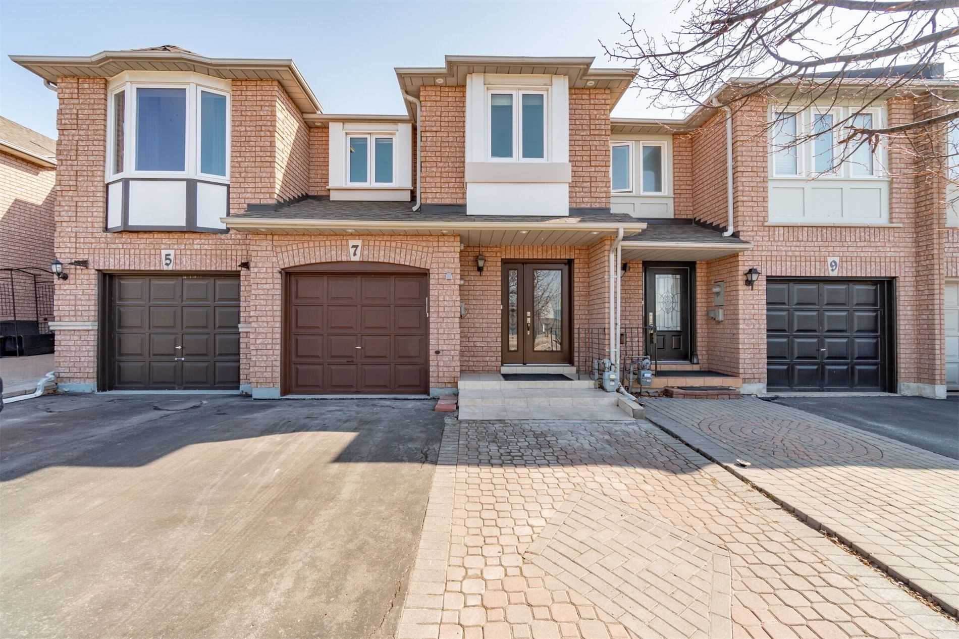 7 Sherwood Park Dr  