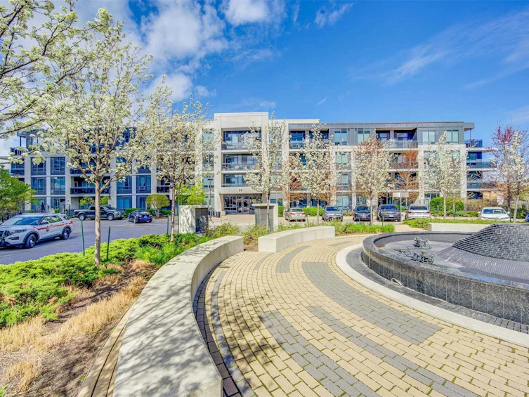 110-95 North Park Road, Vaughan, ON, L4J 0J1
