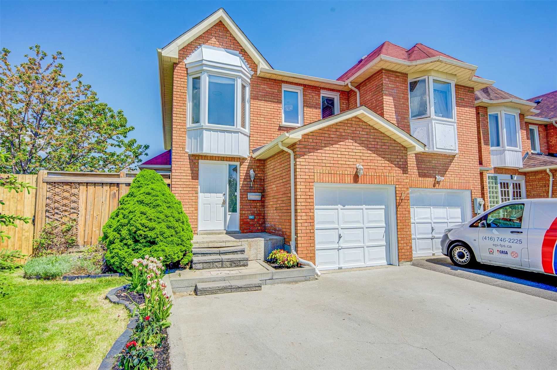 1 Queensmill Court, Richmond Hill, ON, L4B 1M9