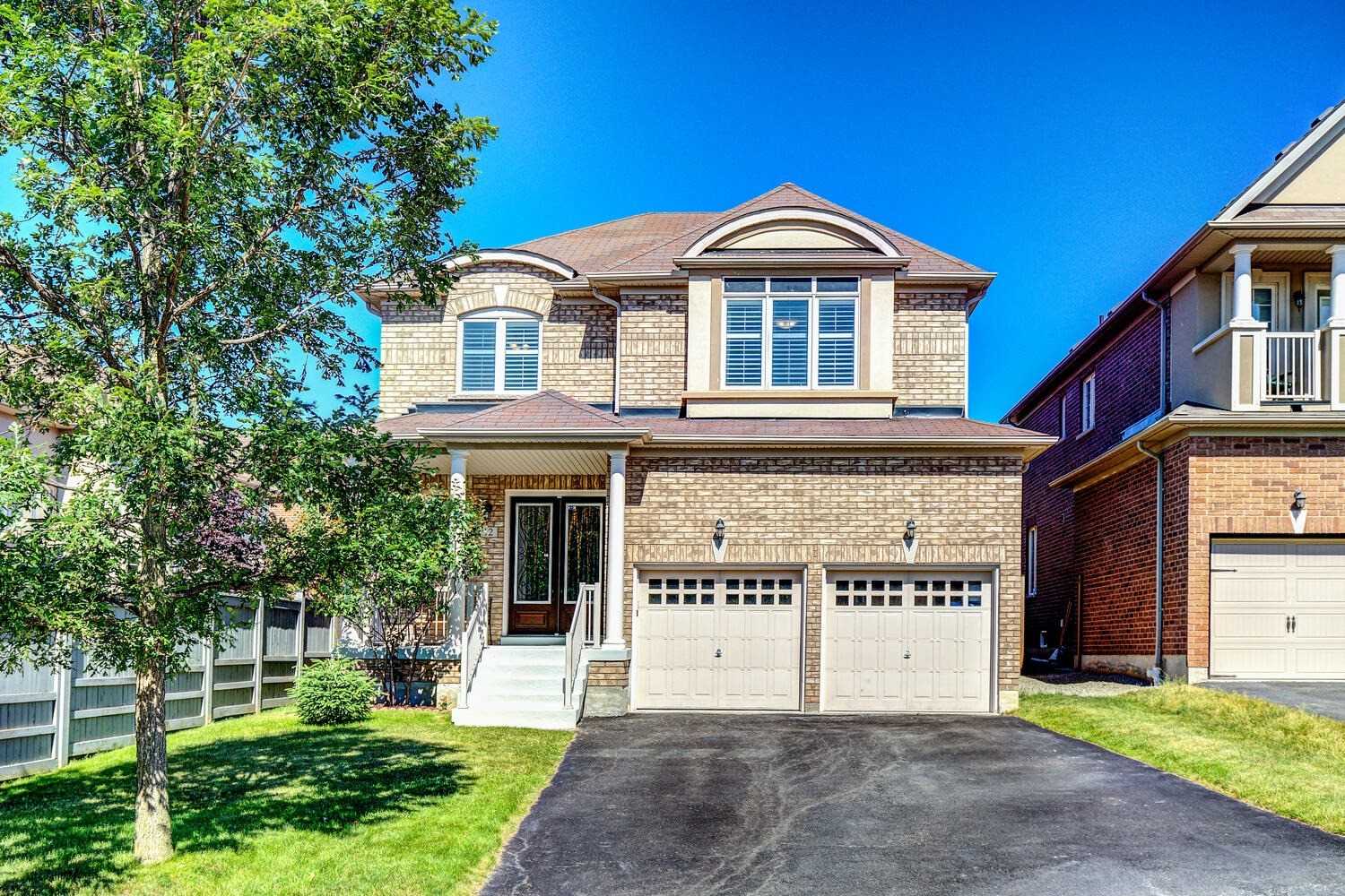 12 Zoran Lane, Vaughan, ON, L6A 4E4