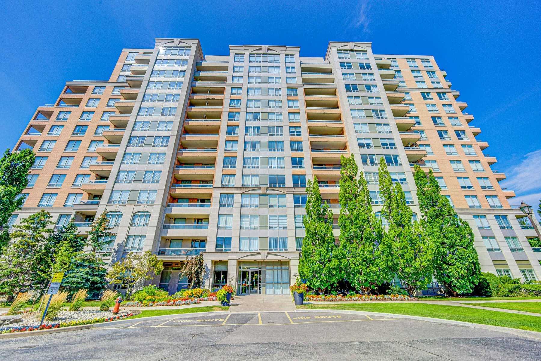 306-29 Northern Heights Drive, Richmond Hill, ON, L4B 4L8