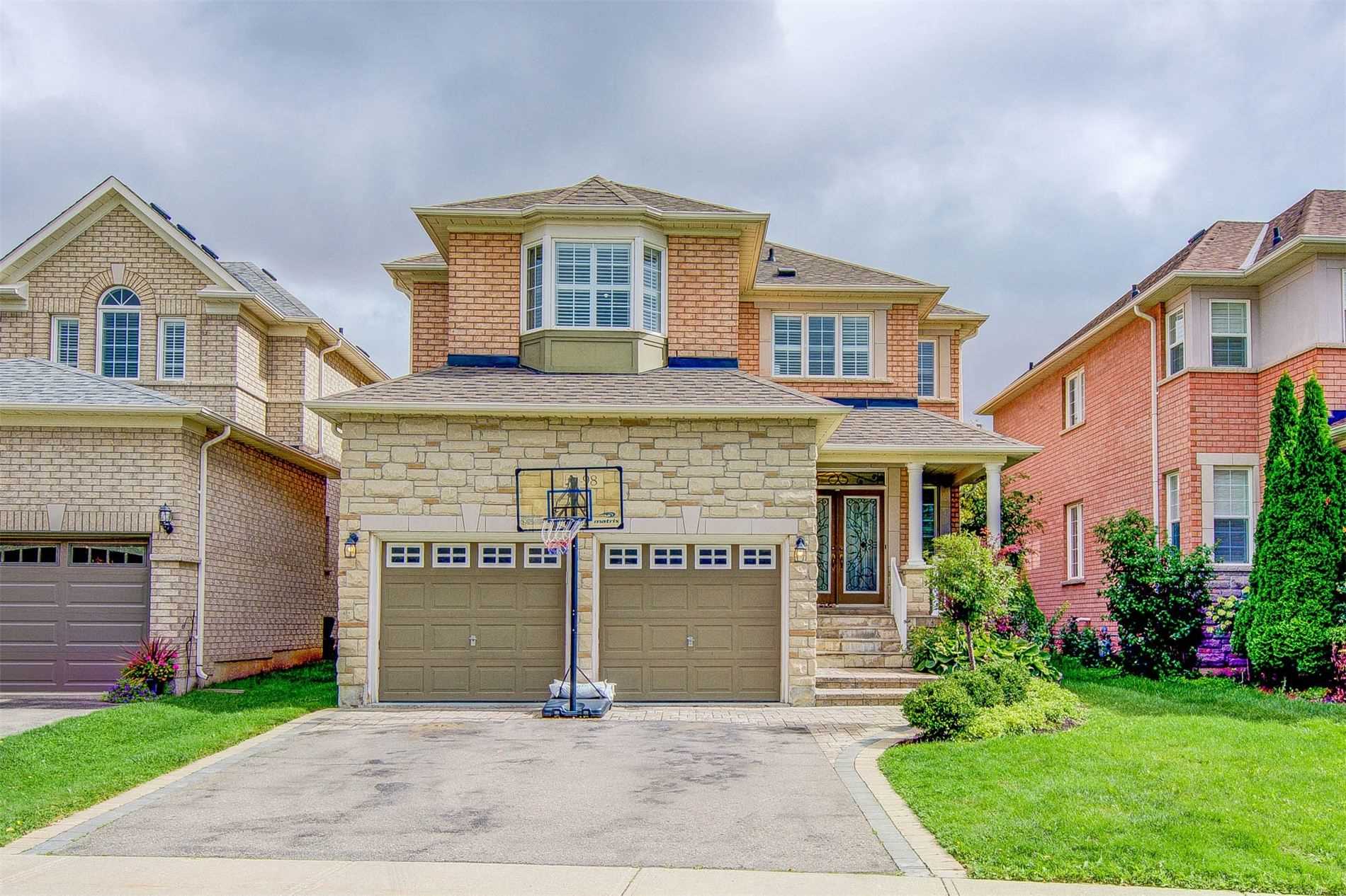 98 Barberry Crescent, Richmond Hill, ON, L4E 4S5