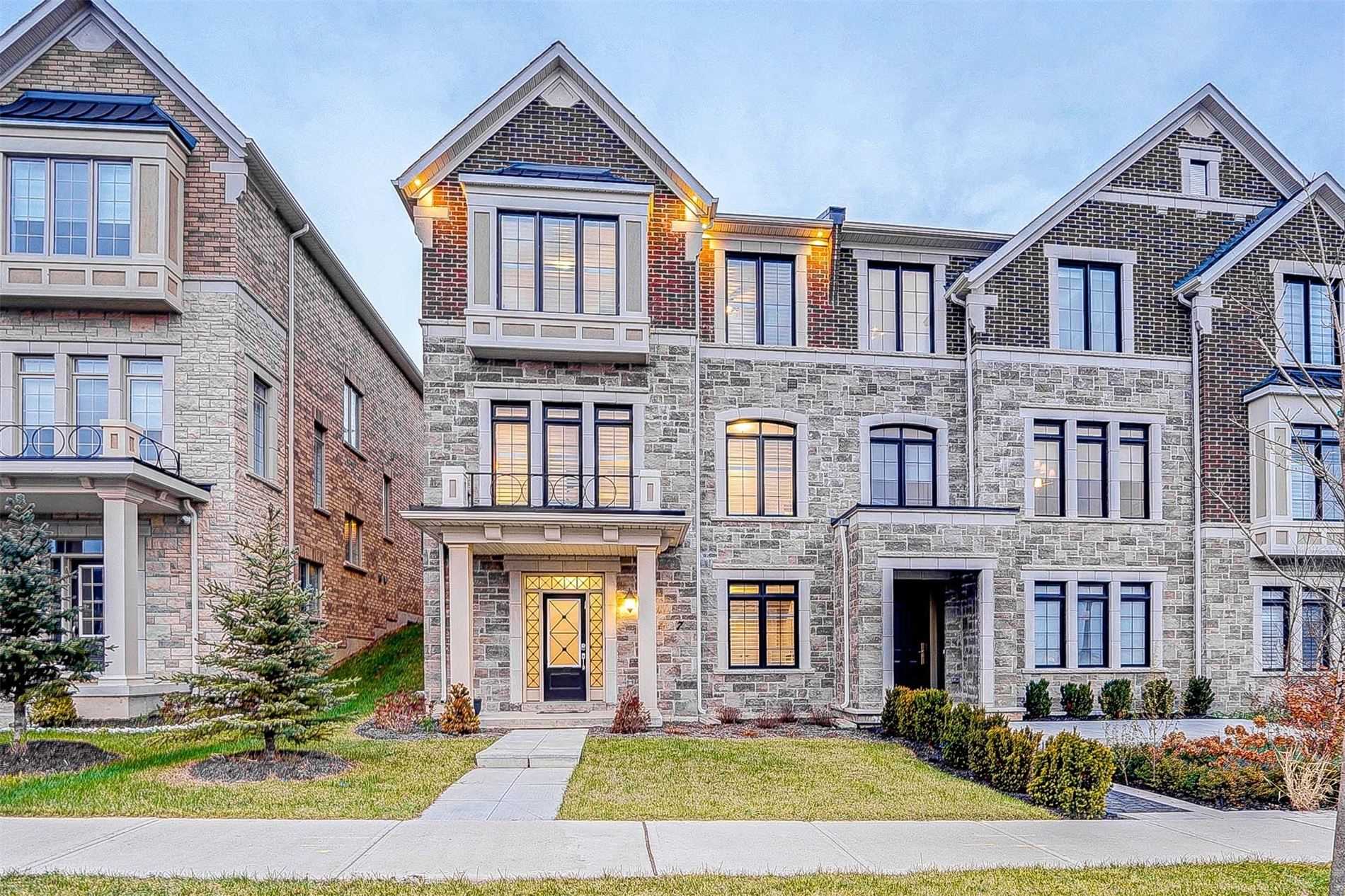 7 Via Romano Boulevard, Vaughan, ON, L6A 4Y6