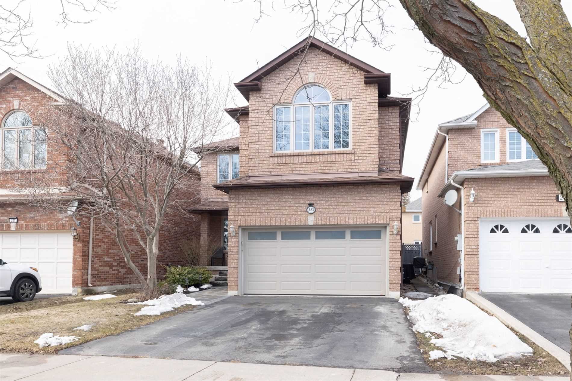 223 Brickstone Circ, Vaughan, ON, L4J 6M8