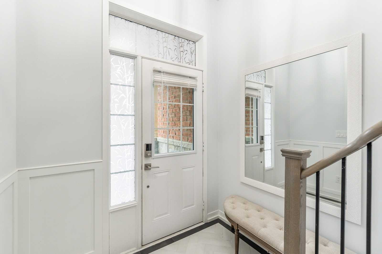 199 Harding Park Street, Newmarket, ON, L3Y 0E3