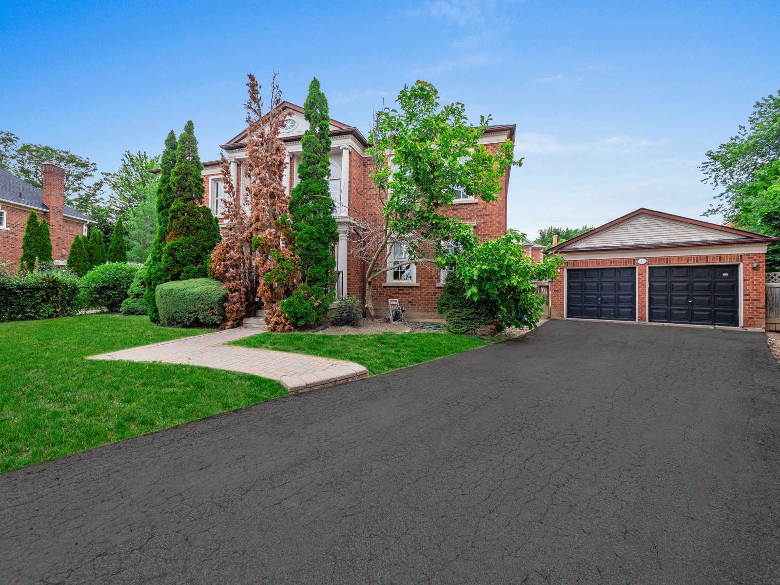 11 Riggs Court, Richmond Hill, ON, L4C 9N7