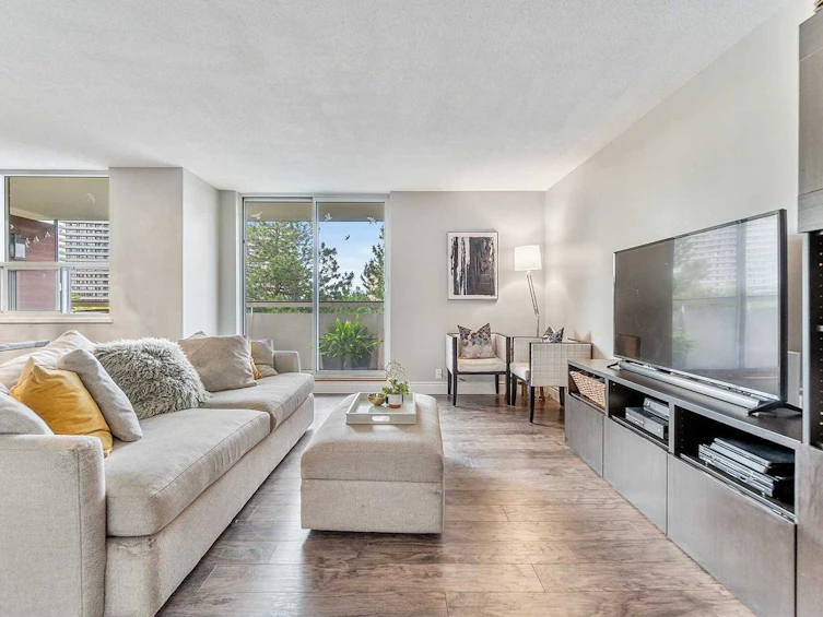 610-1 Royal Orchard Boulevard, Markham, ON, L3T 3C2