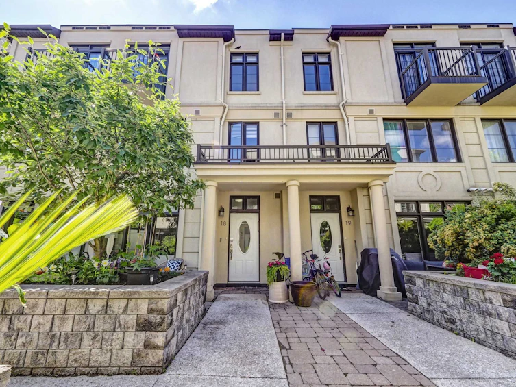 Th18-7 Brighton Place, Vaughan, ON, L4J 0H1