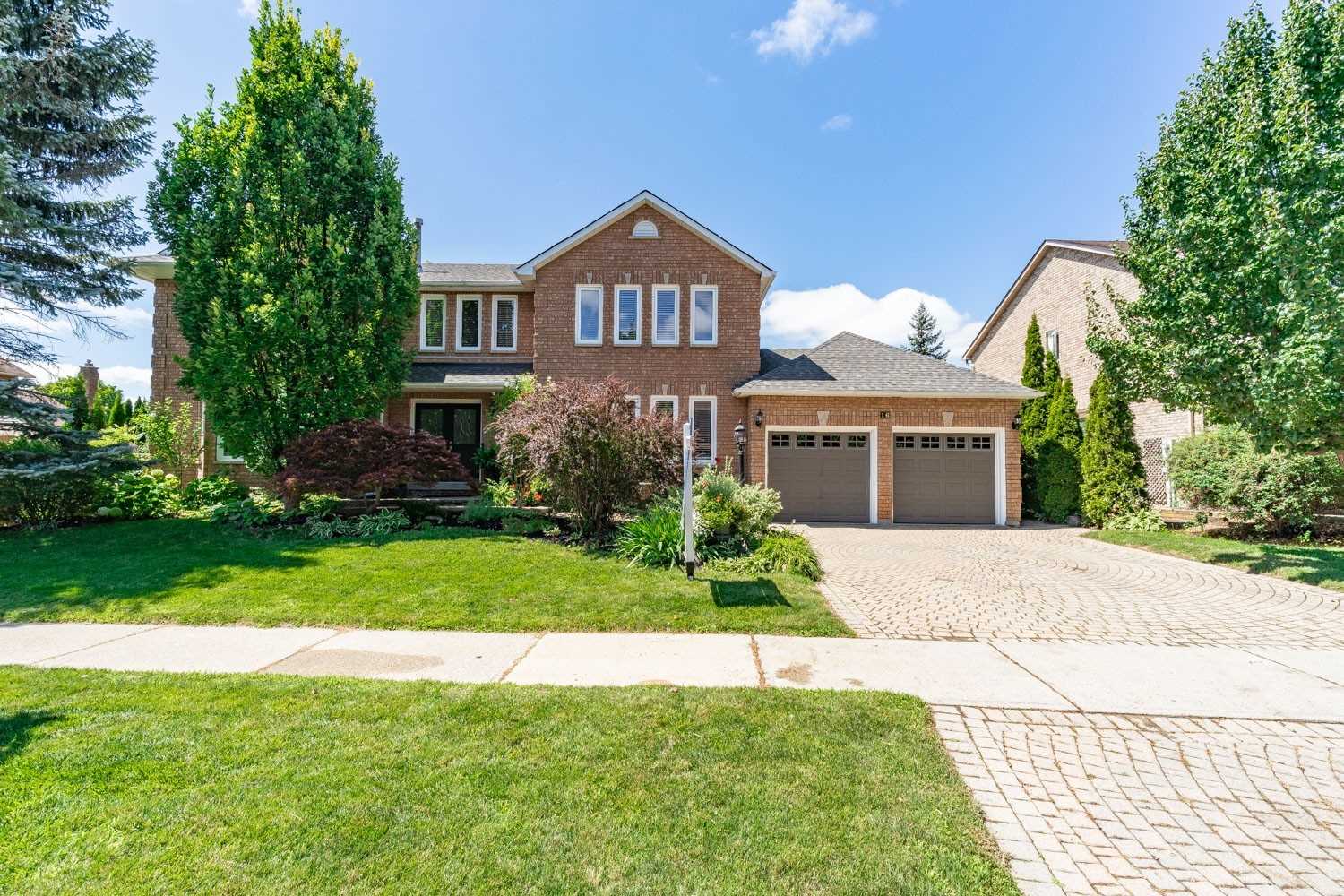 16 Waverley Crescent, Richmond Hill, ON, L4C 8Z5