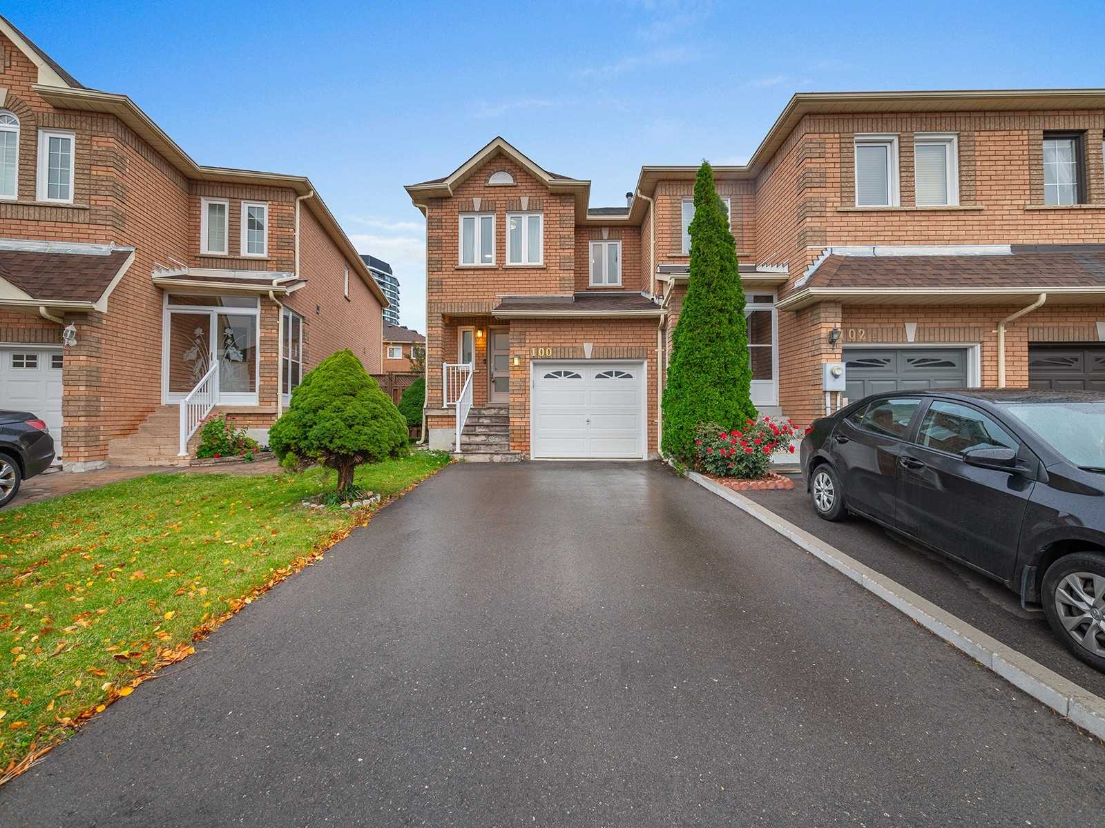 100 Denton Circ, Vaughan, ON, L6A 2N4