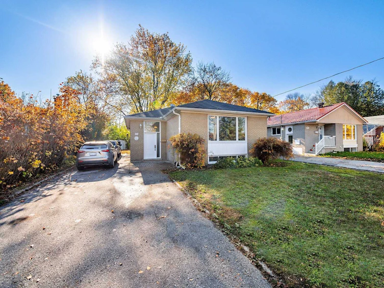 93 Murray Drive, Aurora, ON, L4G 2C4