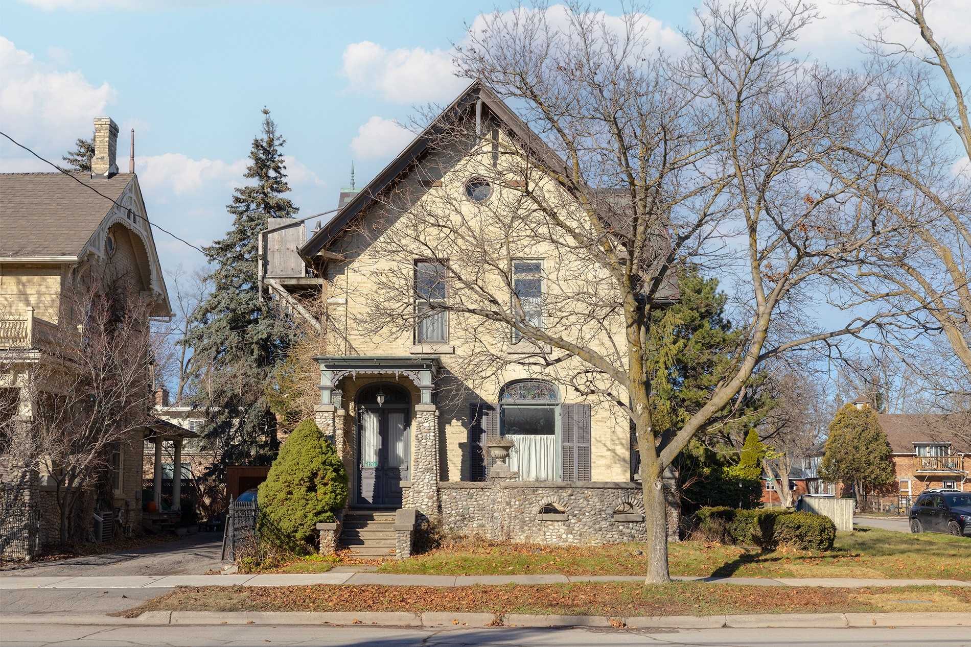 6120 Main Street, Whitchurch-Stouffville, ON, L4A 1B5