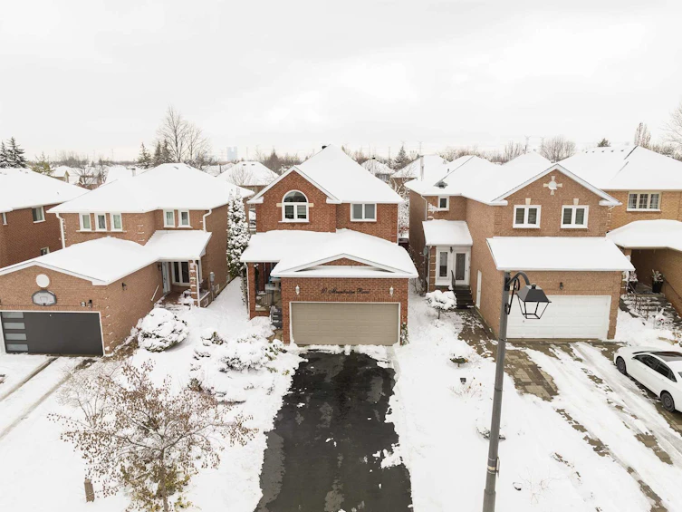 10 Mountbatten Road, Vaughan, ON, L4J 8A5