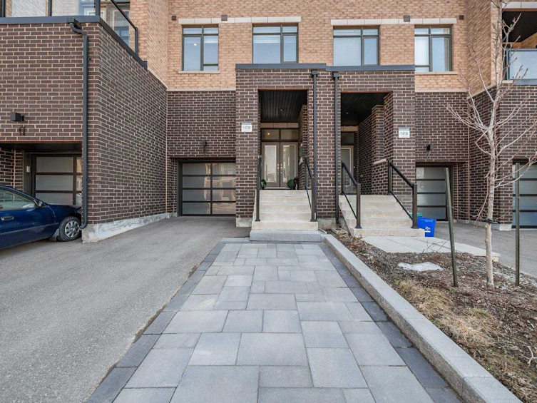 9 Glenngarry Crescent, Vaughan, ON, L6A 4Z4