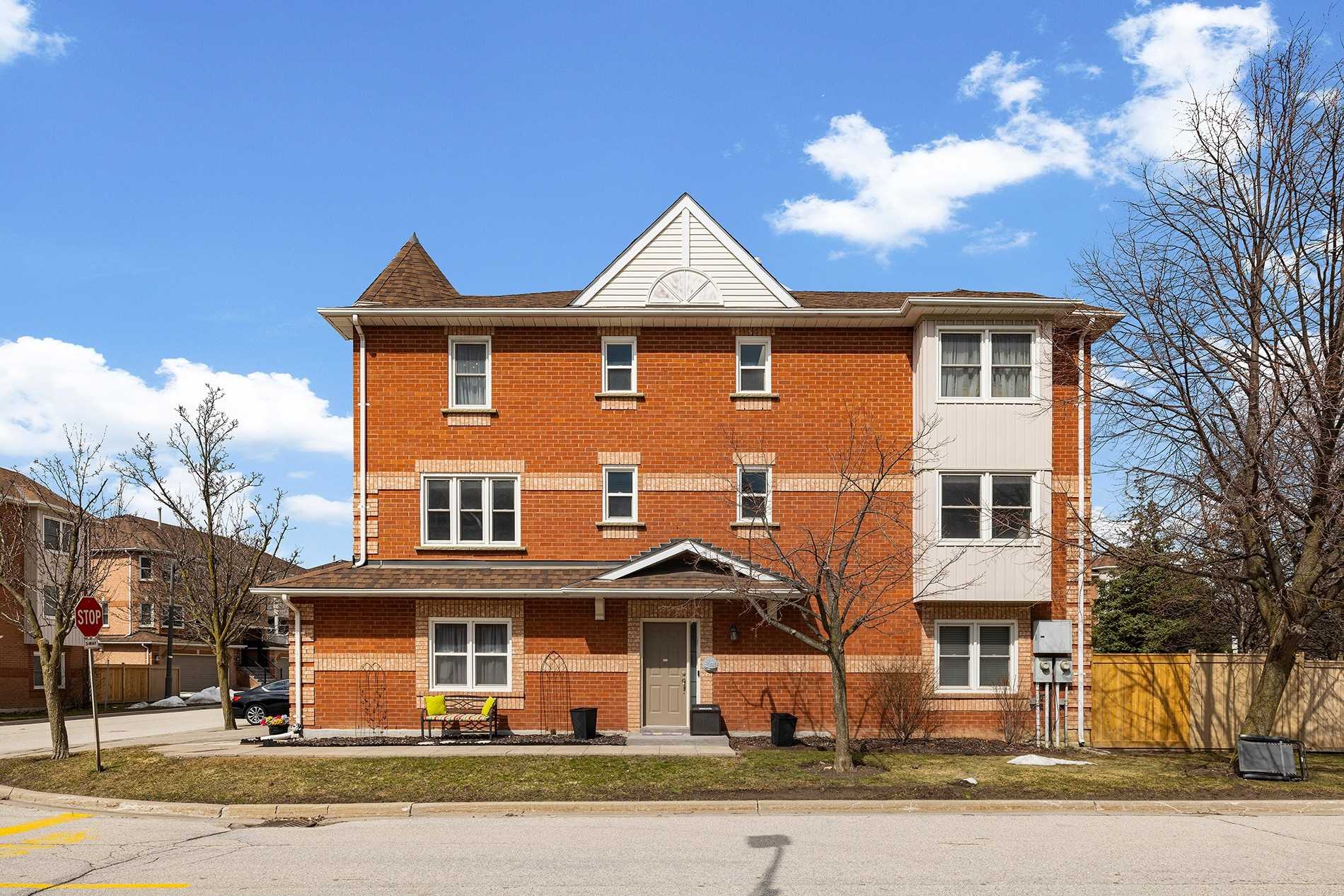 23 Tova Place, Vaughan, ON, L4J 8C4