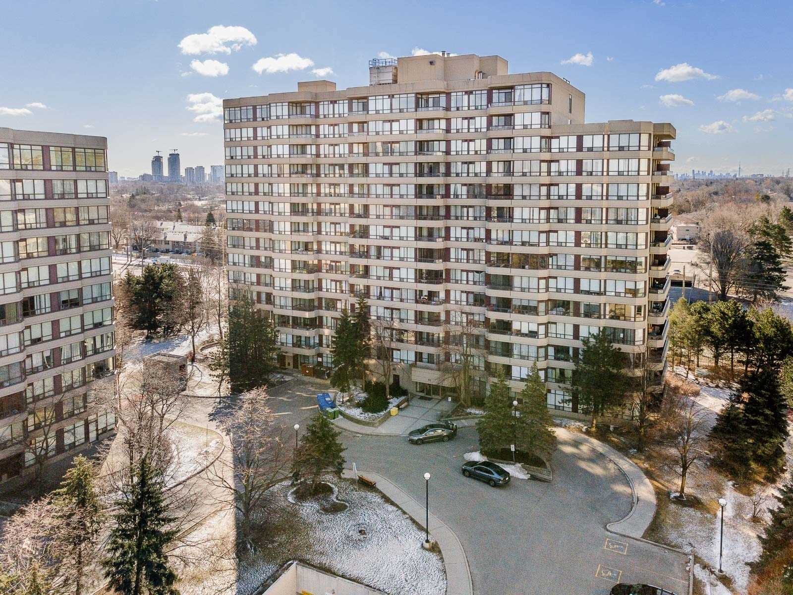 406-91 Townsgate Drive, Vaughan, ON, L4J 8E8