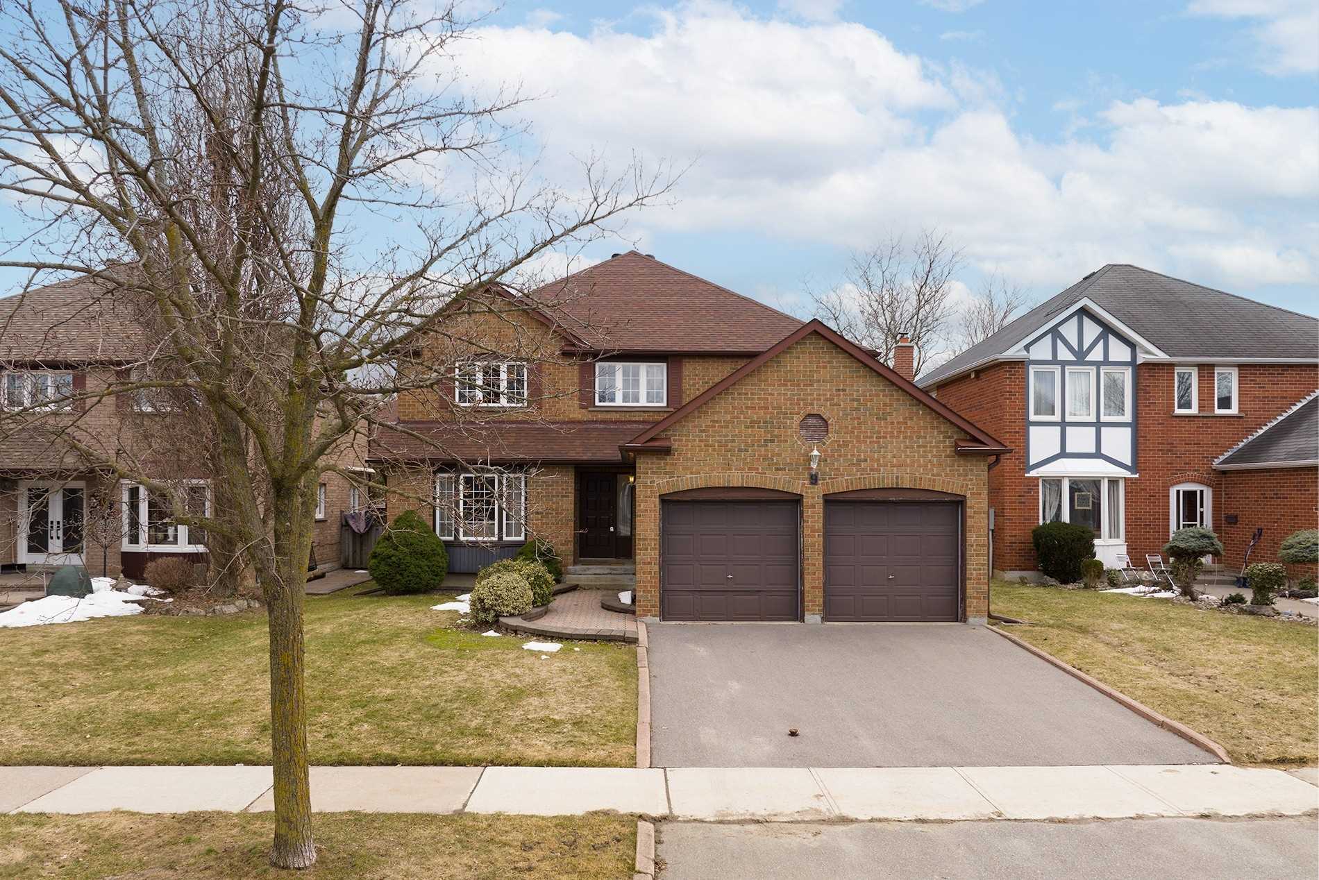 9 Beasley Drive, Richmond Hill, ON, L4C 7Z3