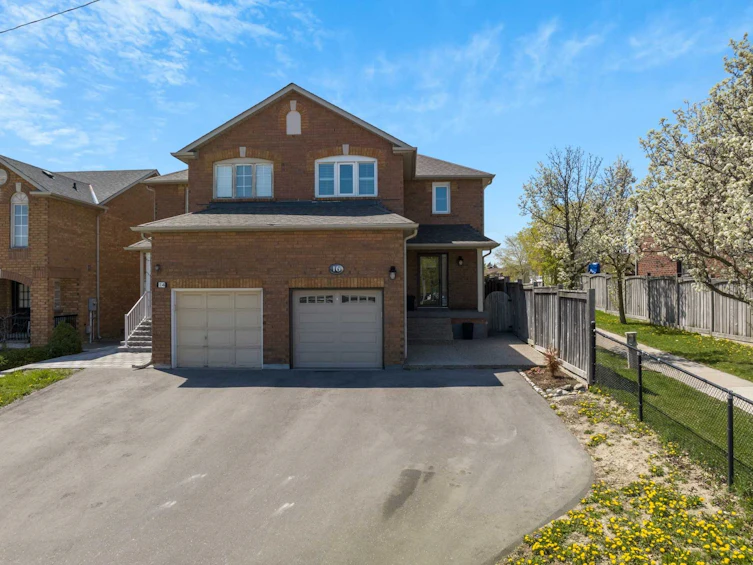 16 Parkfield Court, Vaughan, ON, L4L 9E6