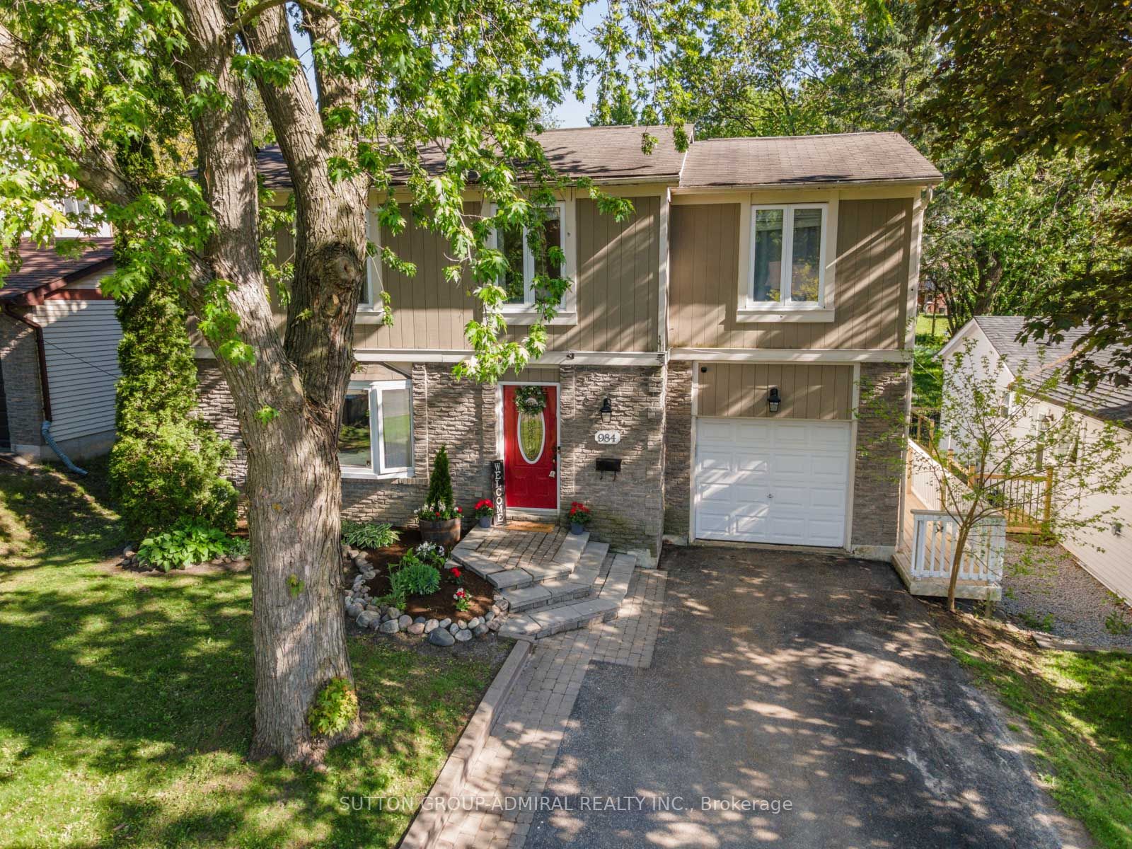 984 Jacarandah Drive, Newmarket, ON, L3Y 5K5