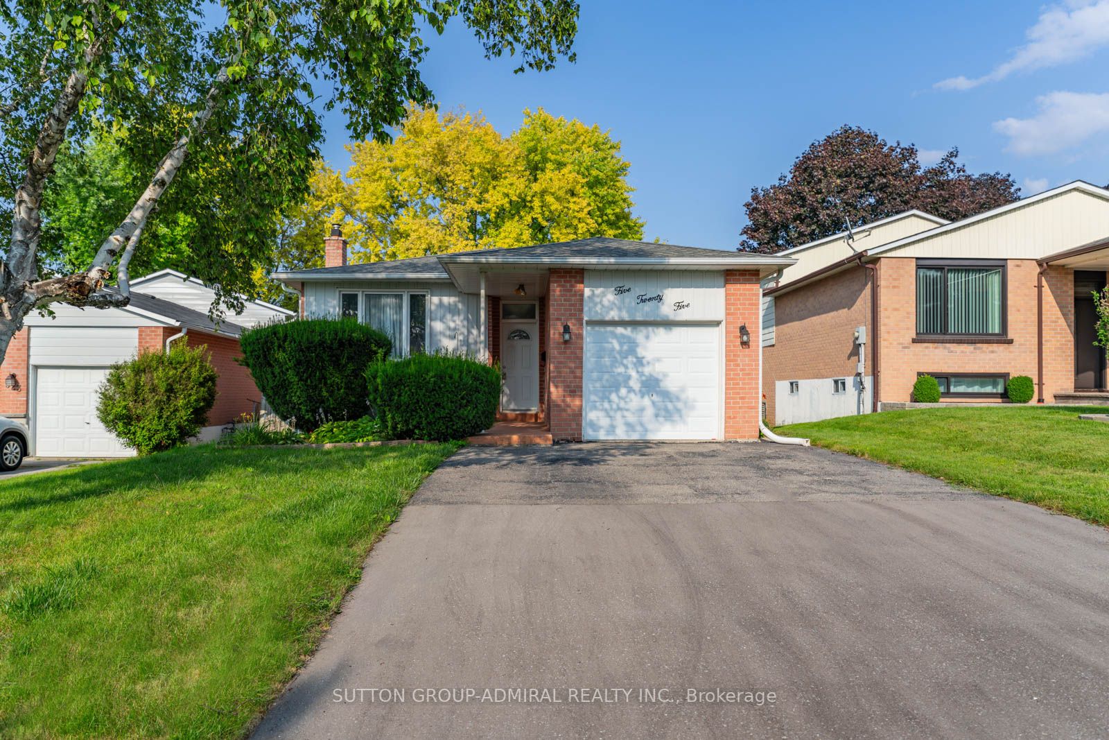 525 Cody Crescent, Newmarket, ON, L3Y 5L9