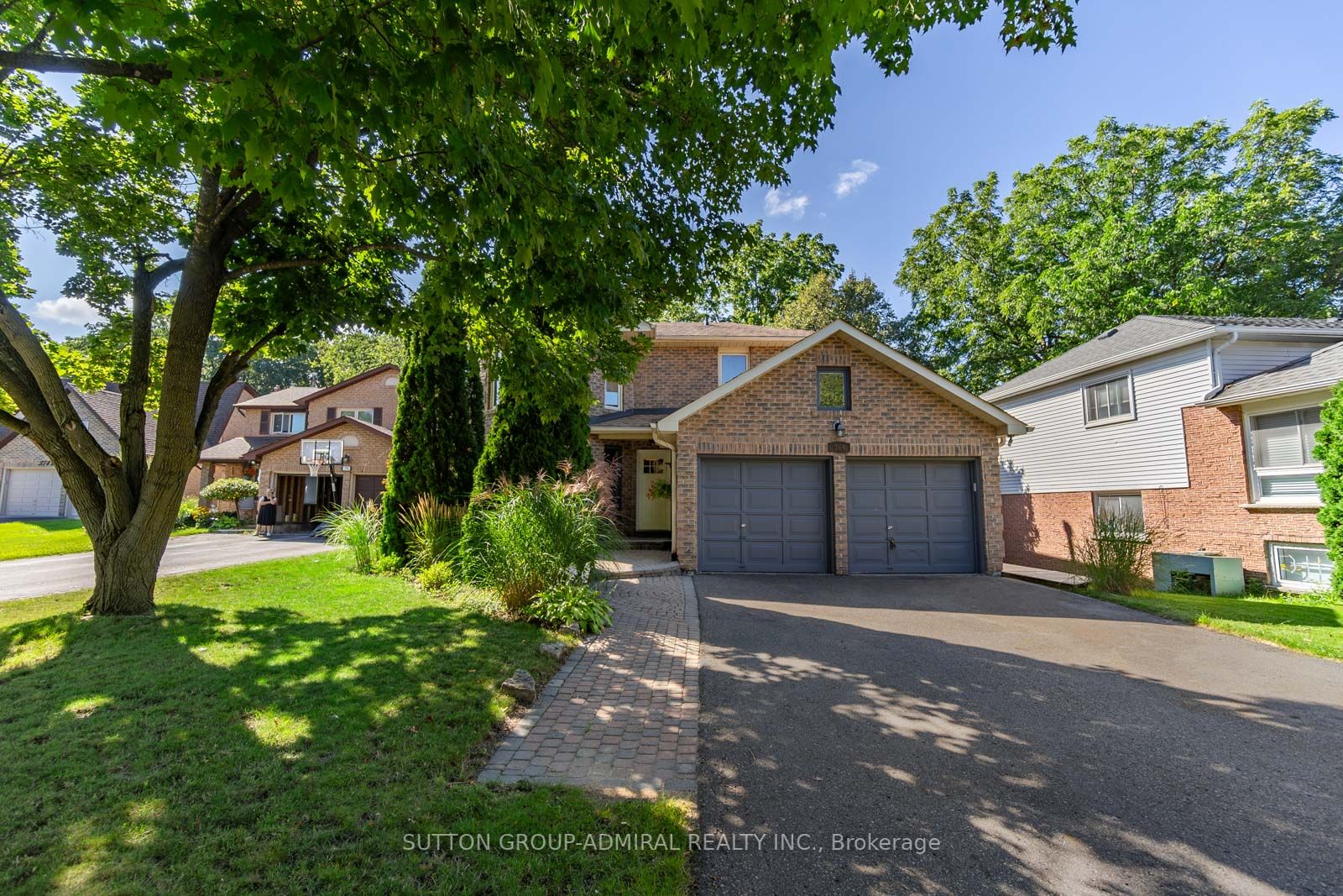 364 Wakefield Place, Newmarket, ON, L3Y 6N6
