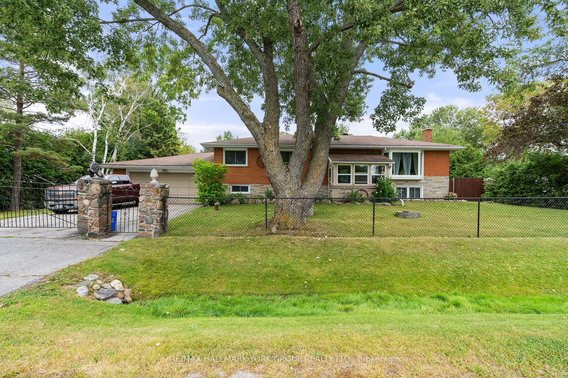 95 Cronsberry Road, Georgina, ON, L0E 1N0