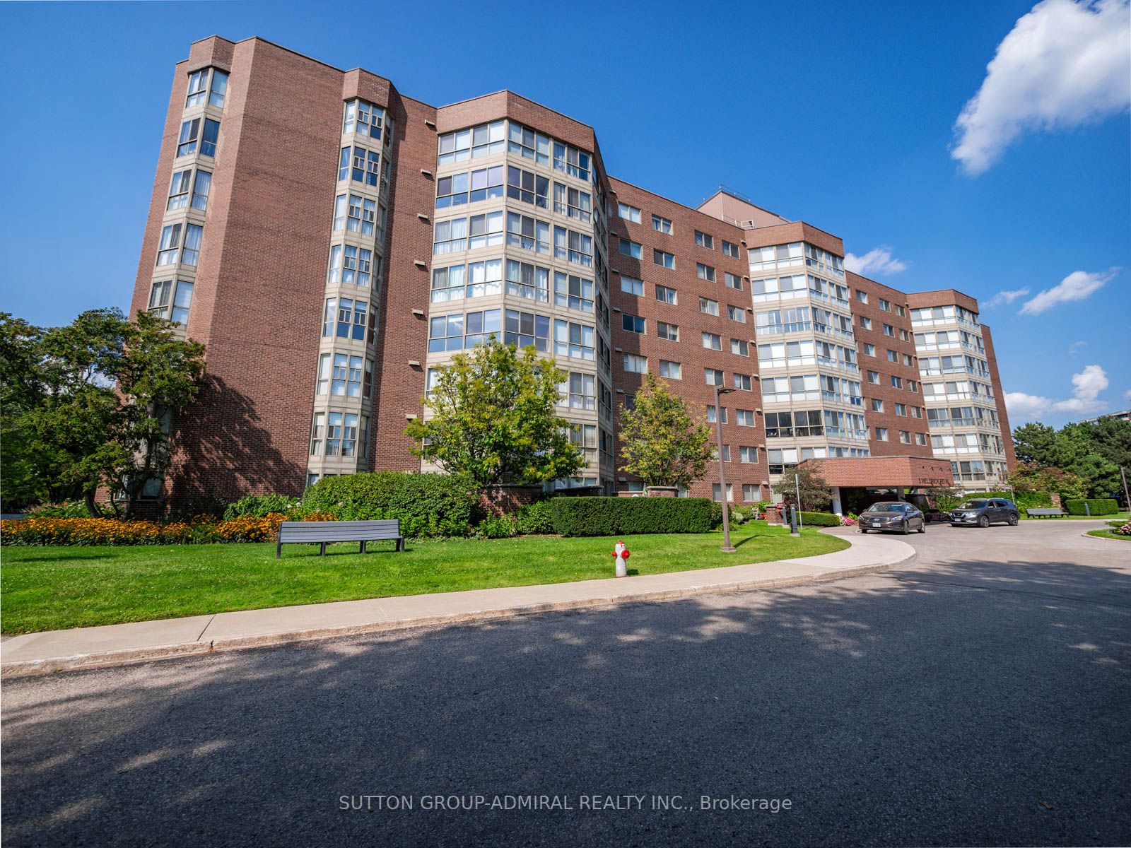 Ph805-5 Weldrick Road W, Richmond Hill, ON, L4C 8S9