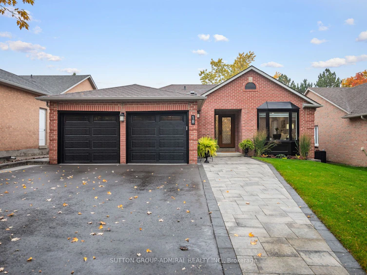 18 Haskell Crescent, Aurora, ON, L4G 5T2