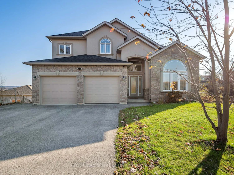 31 Grandview Crescent, Bradford West Gwillimbury, ON, L3Z 2A5