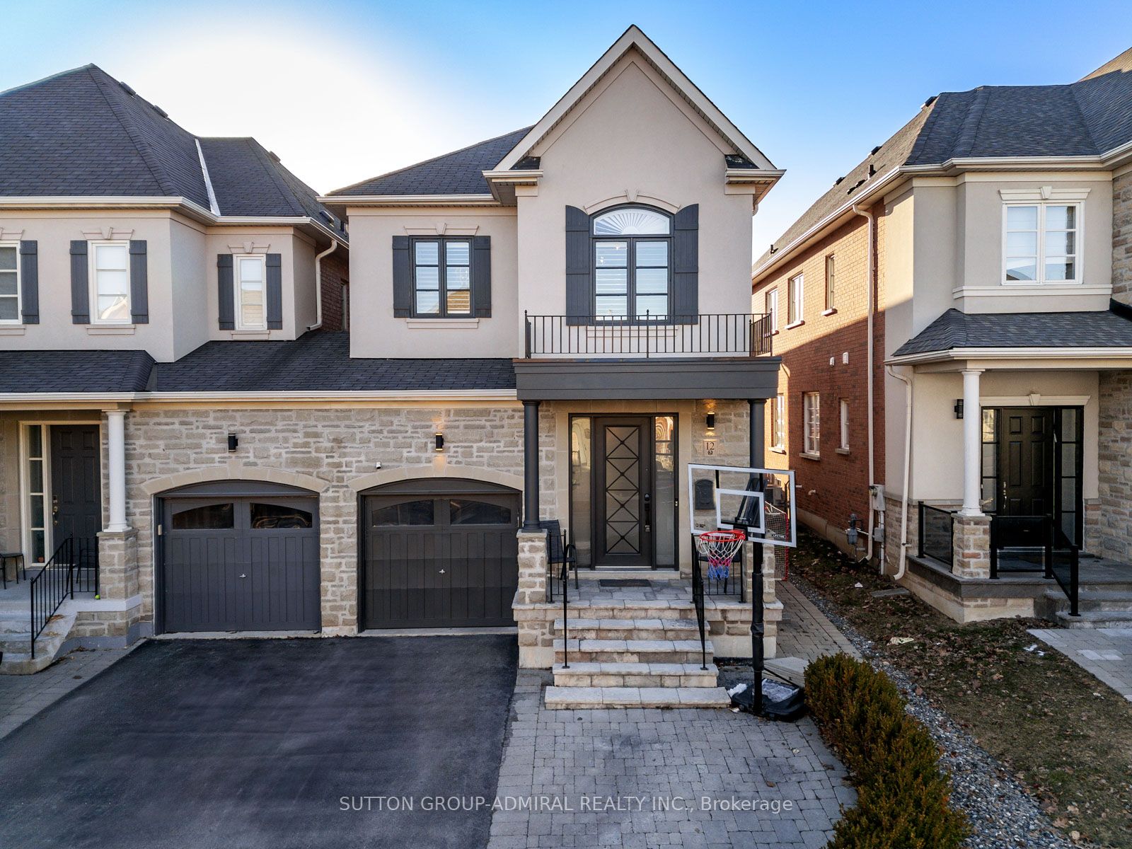 12 Mill River Drive, Vaughan, ON, L6A 0Y7