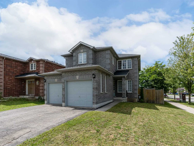 2 Nathan Crescent, Barrie, ON, L4N 0N2