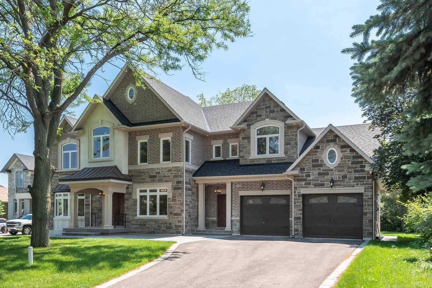 2406 Glengarry Rd  