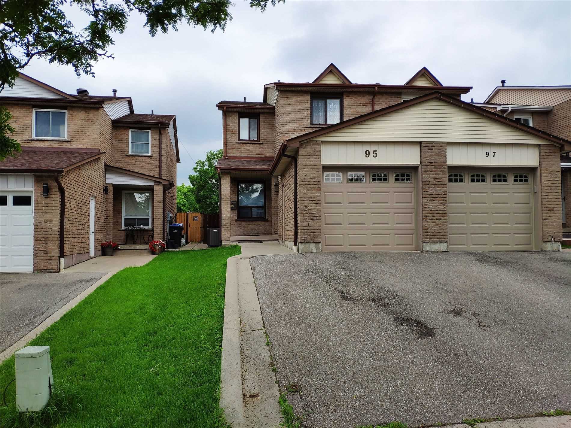 95 Chalfield Ln  