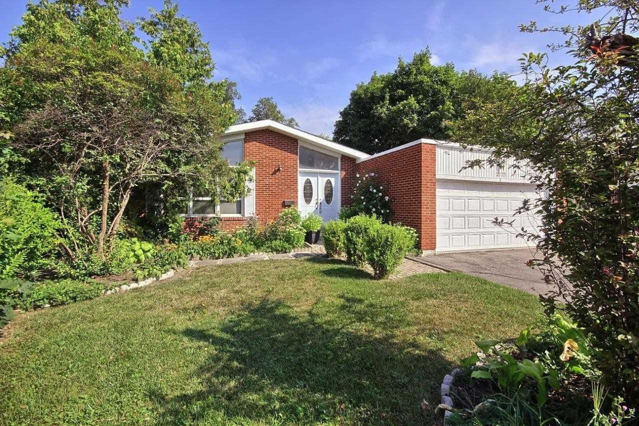 2177 Belfast Cres  