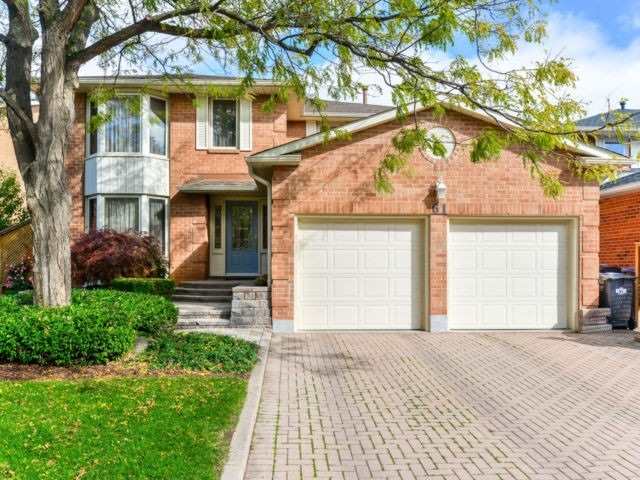 61 Barr Cres  