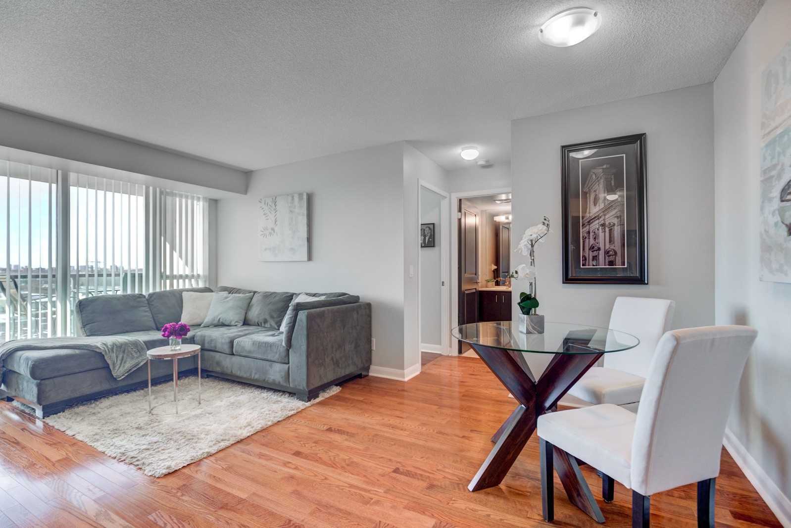 906-235 Sherway Gardens Rd  