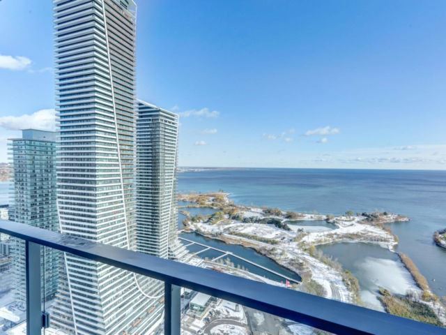 4510-2200 W Lake Shore Blvd  