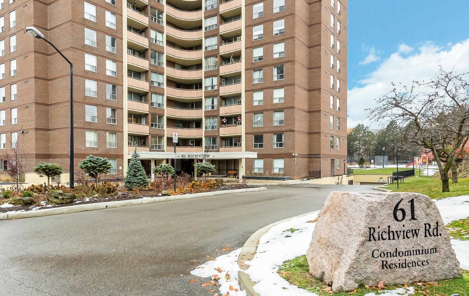 1805-61 Richview Rd  