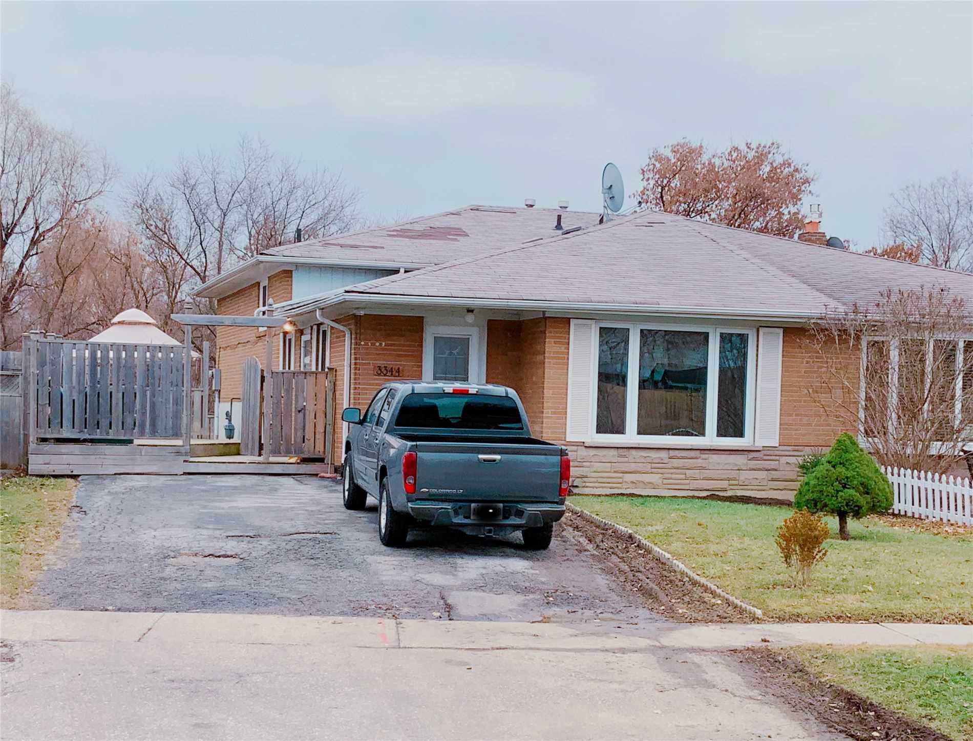 3344 Victory Cres  