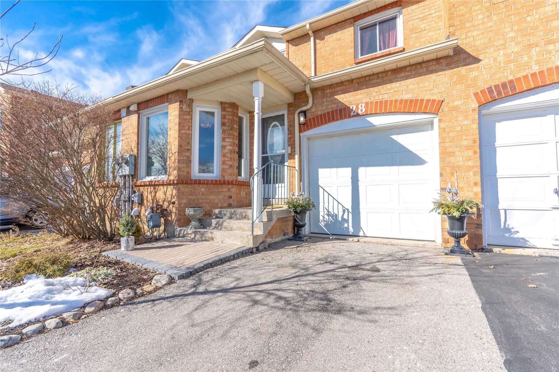 28-365 Tailfeather Cres  