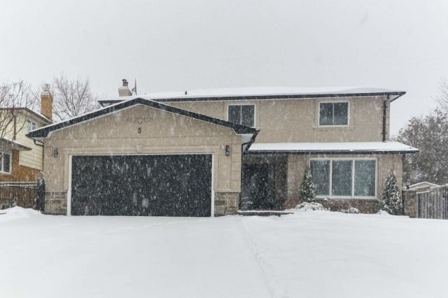 5 Hopedale Ct  